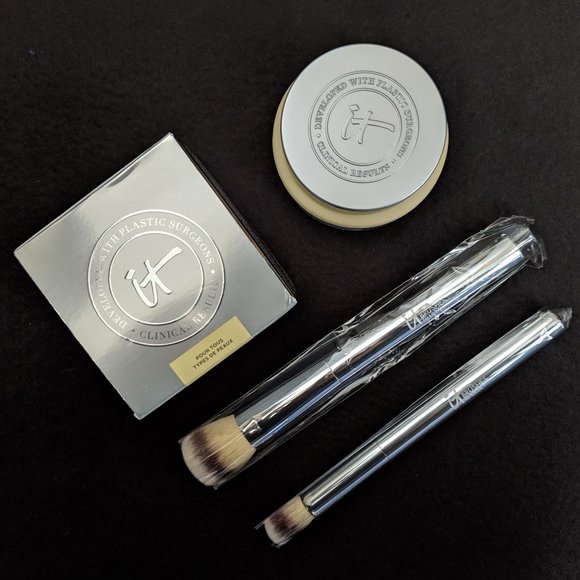 New IT Cosmetics Brushes & NIB Confidence in a Cream Moisturizer Bundle